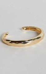 Marcia Bangle